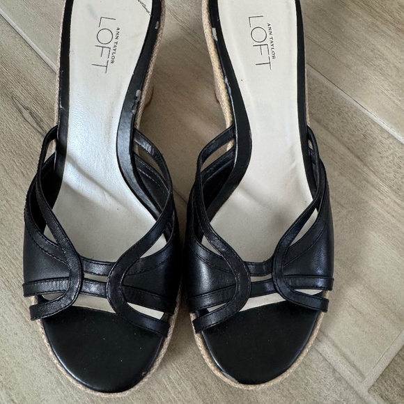 Ann Taylor Wedges - Picture 1 of 2